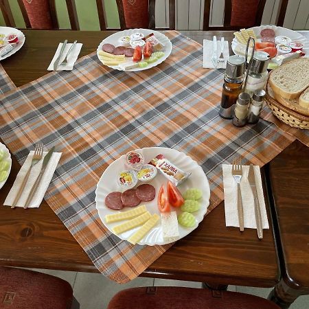 Family Hotel Panorama Sarnitsa ภายนอก รูปภาพ