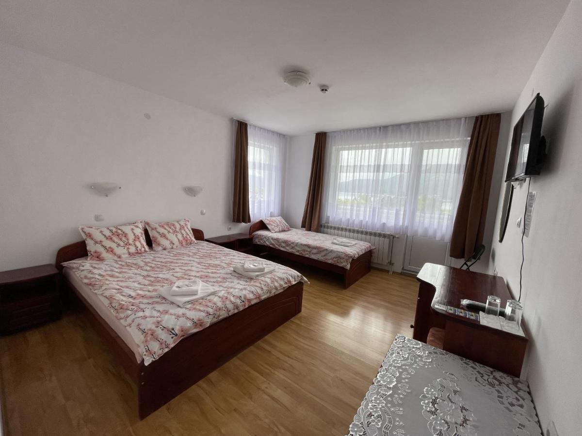 Family Hotel Panorama Sarnitsa ภายนอก รูปภาพ