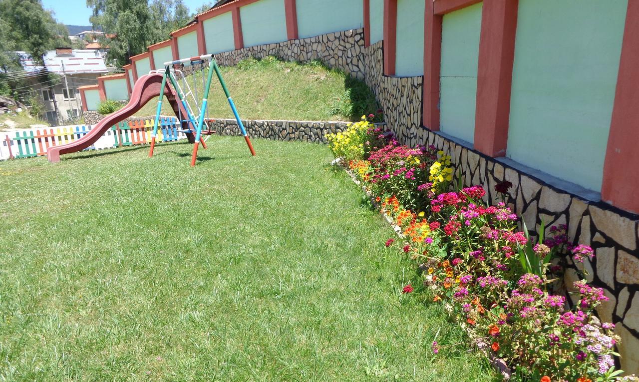 Family Hotel Panorama Sarnitsa ภายนอก รูปภาพ