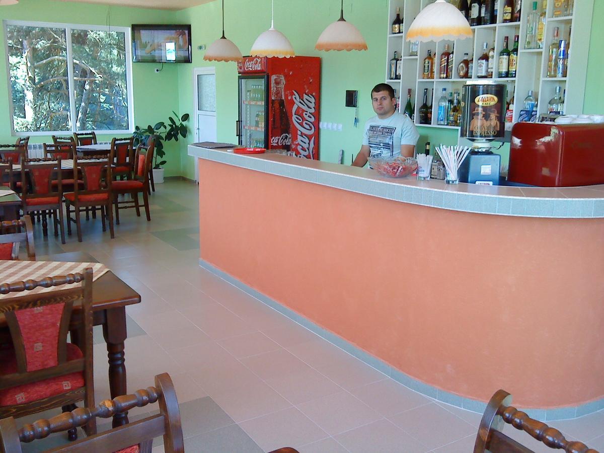 Family Hotel Panorama Sarnitsa ภายนอก รูปภาพ