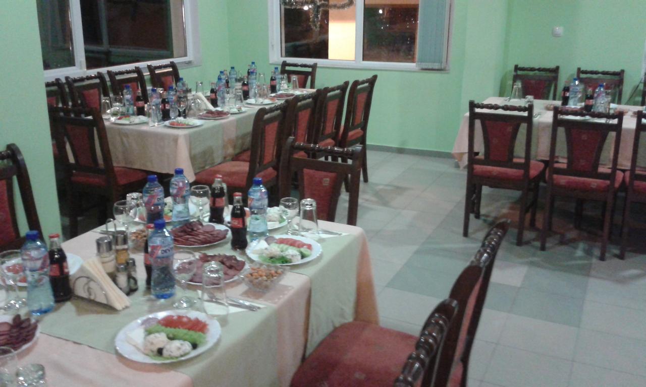 Family Hotel Panorama Sarnitsa ภายนอก รูปภาพ